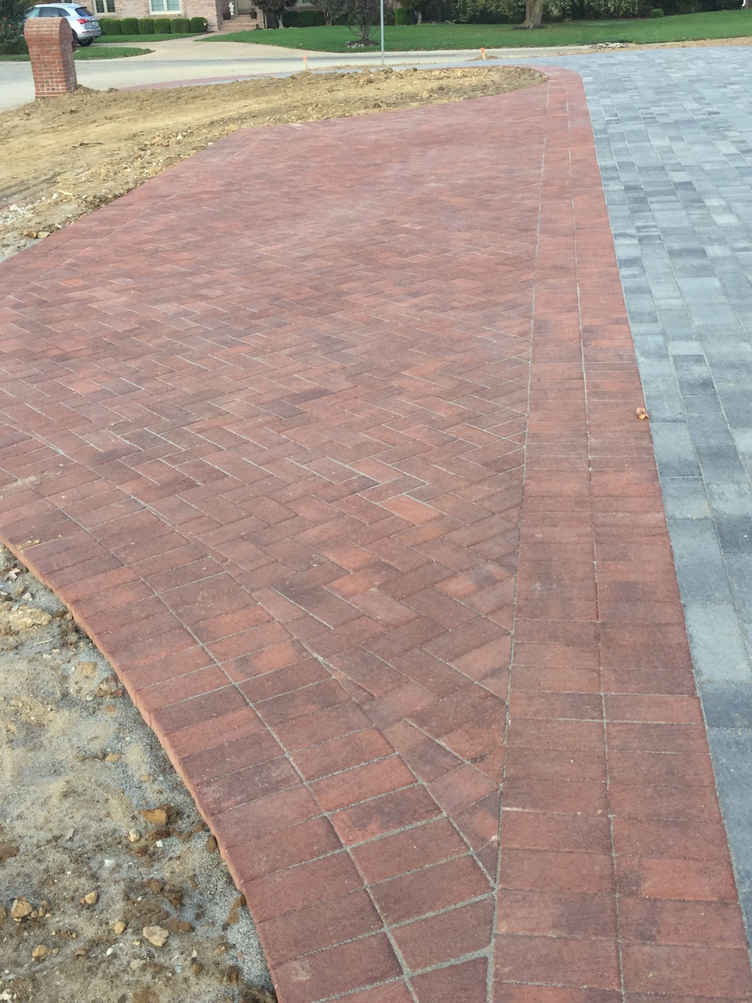 details of a stone and brick driveway for a home in Dexter, MO 1