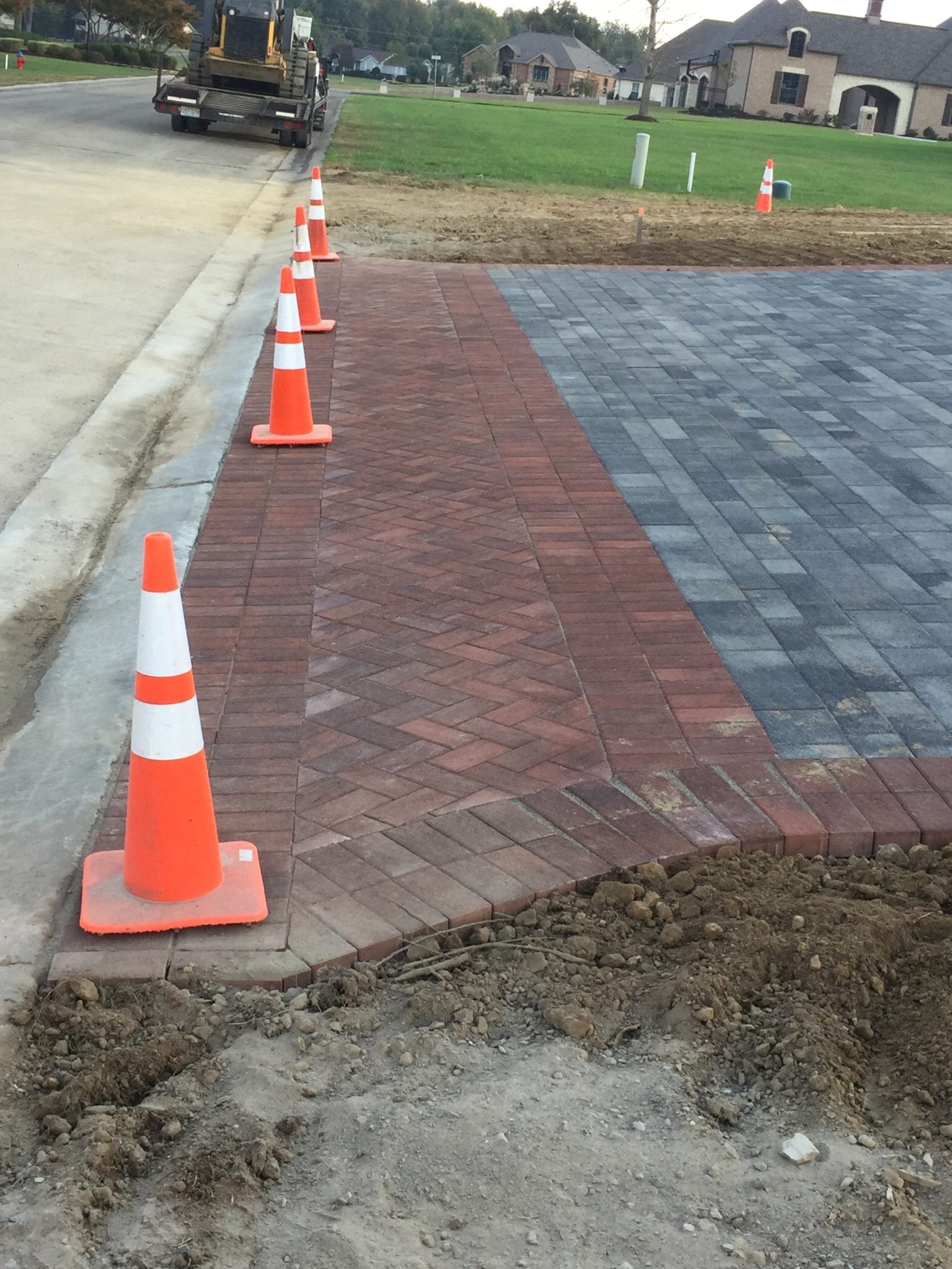 stone and brick driveway for a home in Dexter, MO 1